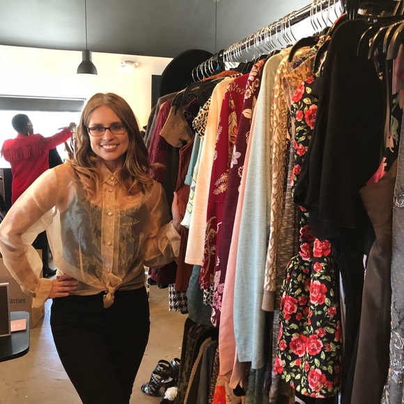 Meet your Posher - Picture 4 of 4